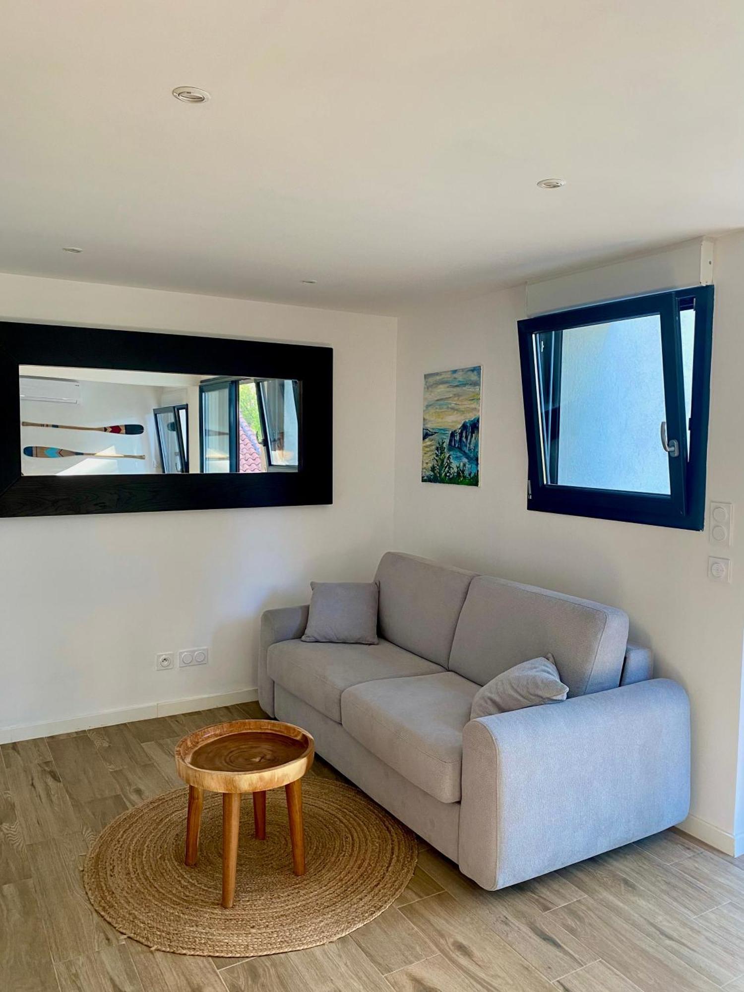 Appartement Au Calme, Calanque Des Figuieres Ансюэс-ла-Редон Экстерьер фото
